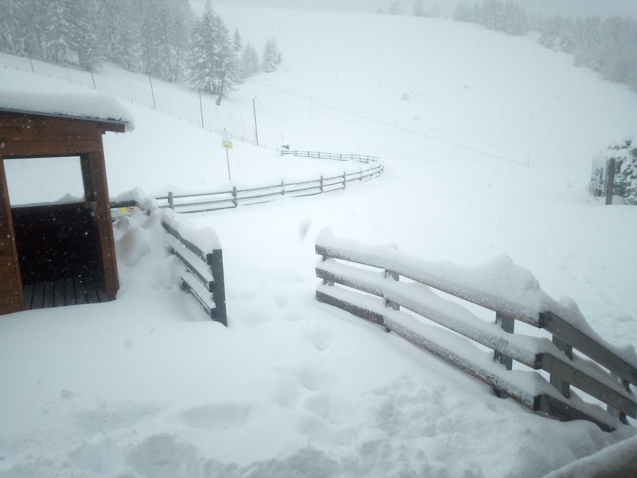 Le Chalet Des Buisses Hotel Roubion Exterior foto